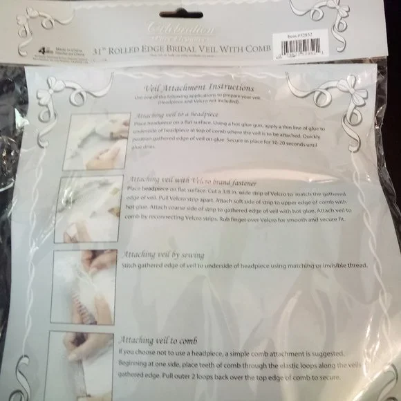 31 Inch Rolled Edge Bridal Veil With Comb - Picture 4 of 4